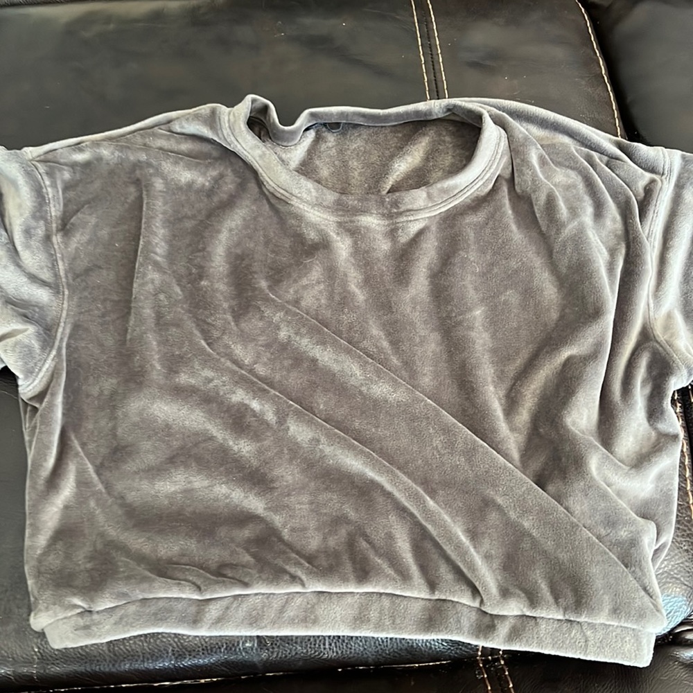 Dark gray super soft medium sweater cropped